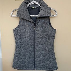 The North Face Women’s Puffer Vest gray